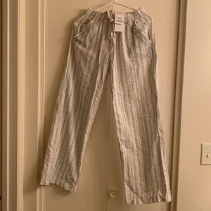 Sienna Sky draw strings white/black pants. Size small. Brand new with tags.